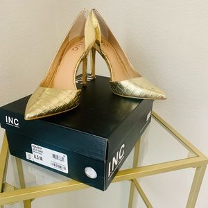 Brand new Women’s INC Crocodile print heels 8.5